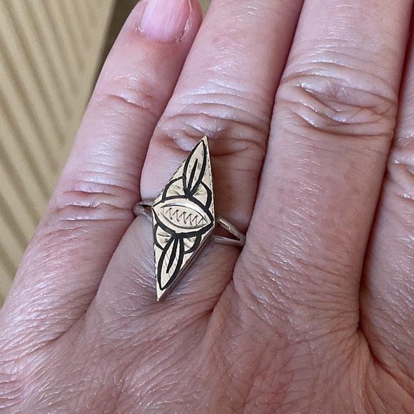 NWOT Sterling Silver 925 Unique Ring Size US 7 - Picture 6 of 8